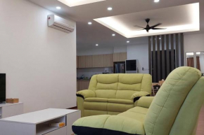 Miri Sunsky Condo Homestay 3 Rooms & 6 Guest